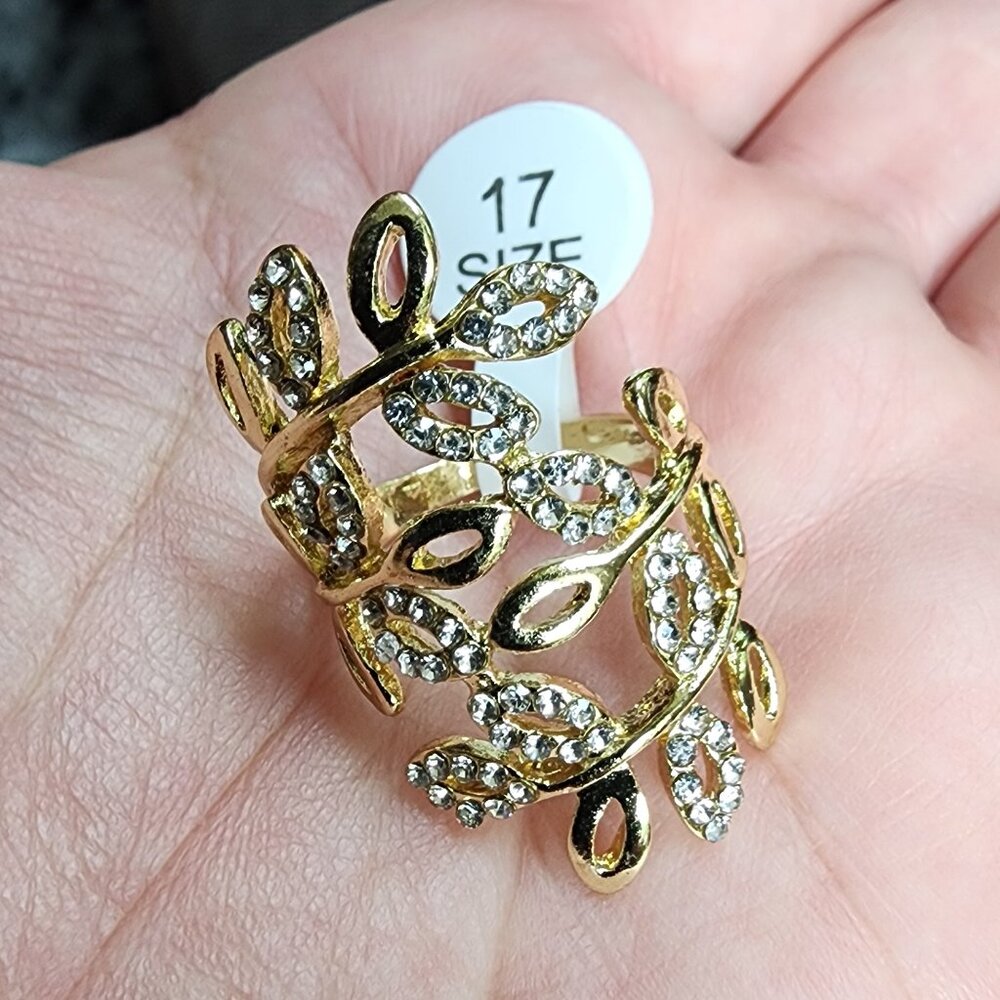 NWT Etsy Gold Tone Rhinestone Leaf Wrap Around Ring Size 17/7